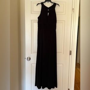 Signature by Sangria black pleated maxi dress